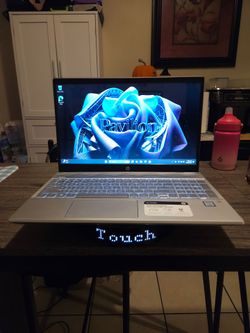 HP Pavilion Touchscreen 15.6" Laptop! 😃 Upgraded! 12GB Ram + 1.25TB storage 💻💪🏾