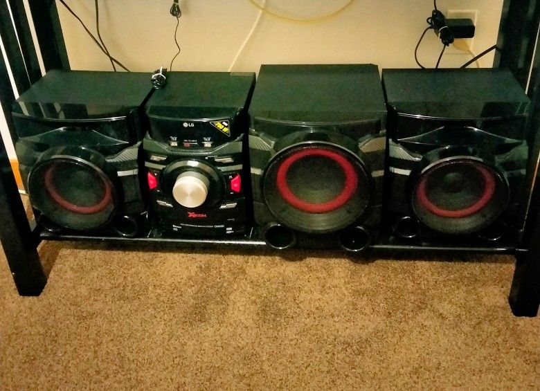 Red and black Stereo must pickup