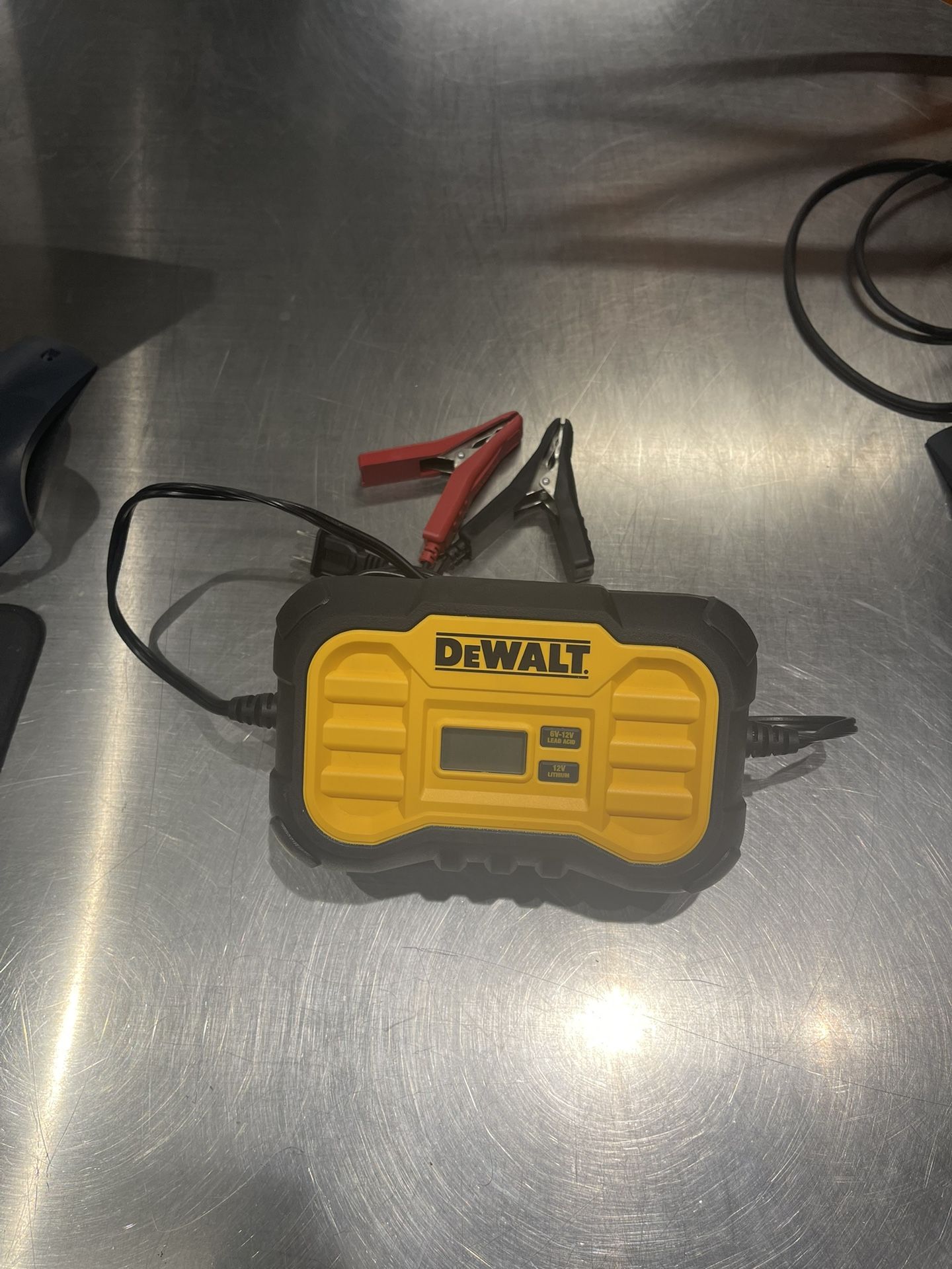 Dewalt Battery Charger (150605) MMP