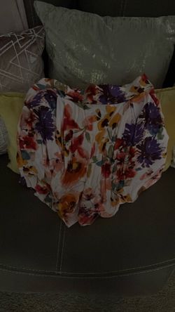 H&M Women’s Floral Shorts