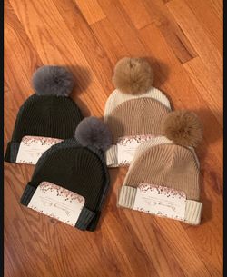Brand New Mommy And Me Beanie Set