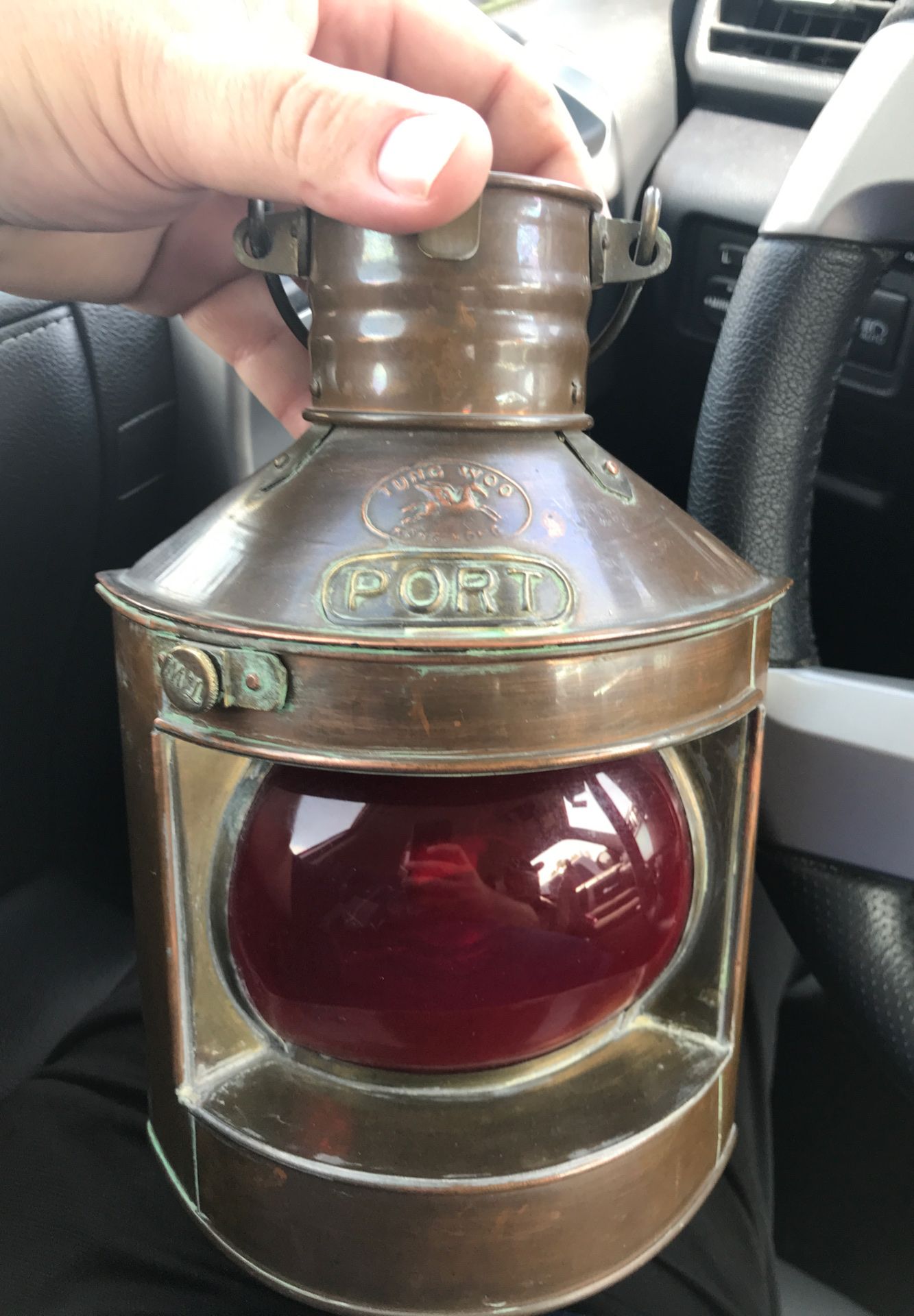 Vintage Tung Woo ship port lamp red glass is intact and not cracked