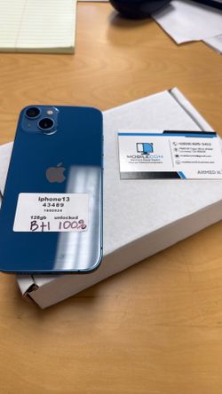 Very clean iPhone 13 unlocked with 128gb