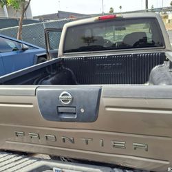Nissan frontier 2004