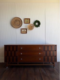 Mid Century Modern Stanley Dresser & Night Stand