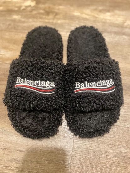 Balenciaga Fur Slides 'Black'
