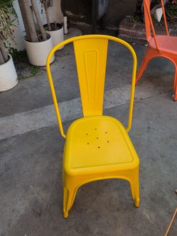 Set of 4 chairs brand new in a bix