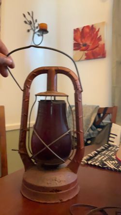 Dietz monarch rail road red globe lantern  very old
