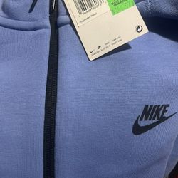 Nike Tech Hoodie Small
