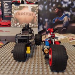 LEGO Batman with Harley Quinn also two motorcycles