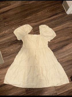 Medium Women’s Cream Puff-Sleeve Tiered Dress - Casual Summer Style