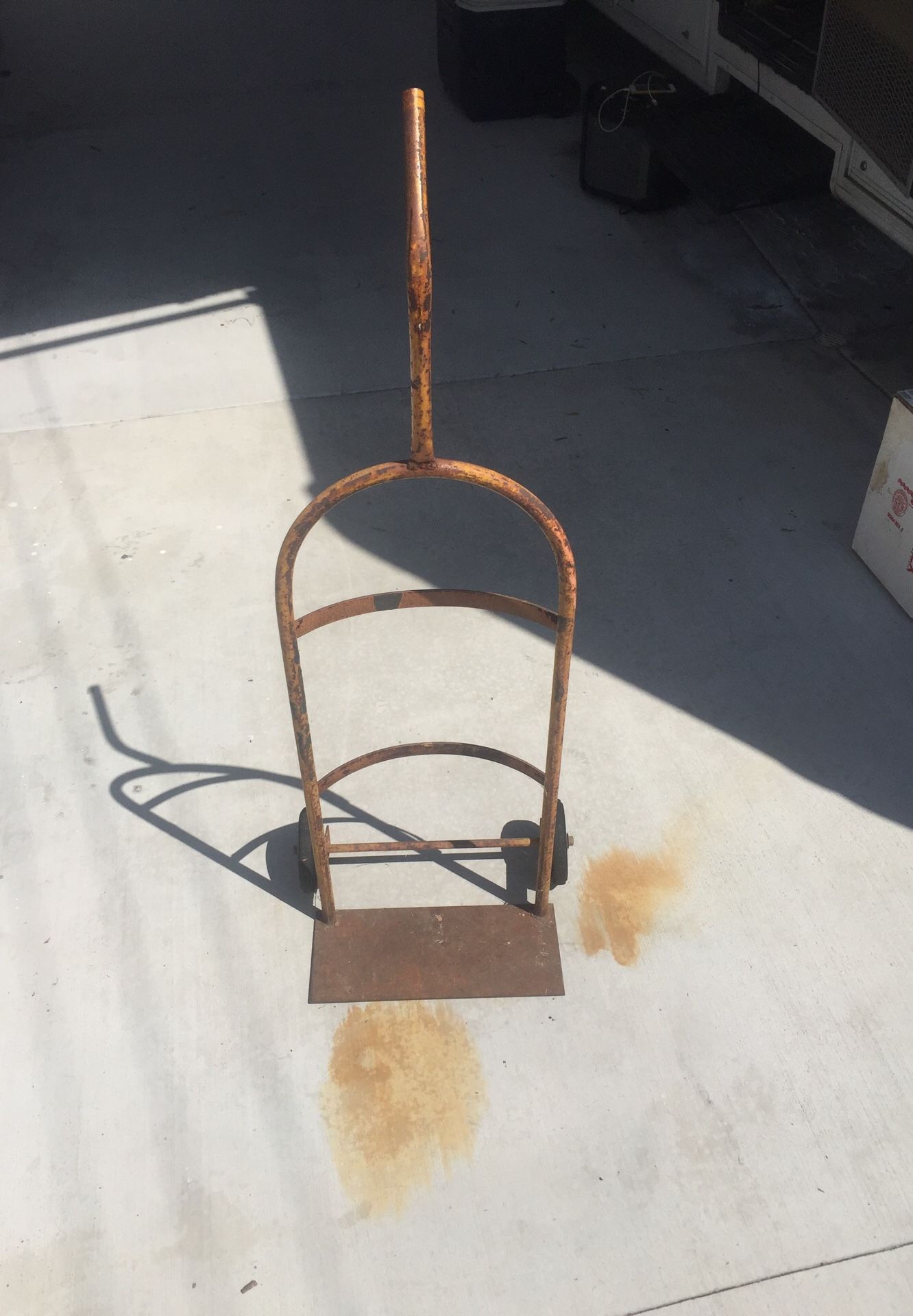 Old moving dolly solid wheels. Curved back perfect for 5gallon water bottles