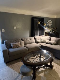 GREY SECTIONAL FOR SALEEE
