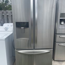 🍨LIKE NEW LG 30” STAINLESS STEEL FRENCH DOOR REFRIGERATOR 🍨