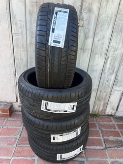 Dunlop Sport Maxx RT 235/35ZR19 Tires – Set of 4