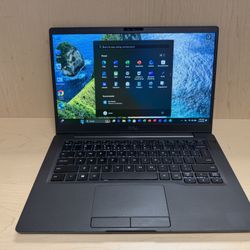 Dell Latitude 7300 Intel Core i5, 12 GB RAM 250 GB SSD Wireless WiFi Webcam HDMI USB-C Micro SD Bluetooth, SC Reader Windows 11 Pro Office 2021 AC Ada