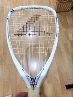 Pro kennex racquetball racquet great condition. Small scuff