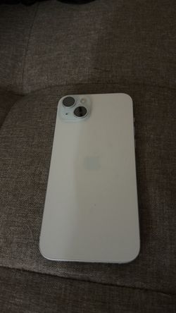 iPhone 15 plus 128 gb 100% battery health