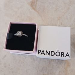 BRAND NEW PANDORA SILVER  RING & SIZE 7-7.5......😁😊😍