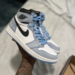 Air Jordan 1 Retro High OG University Blue 