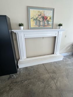 White Wood Fireplace Mantel Surround