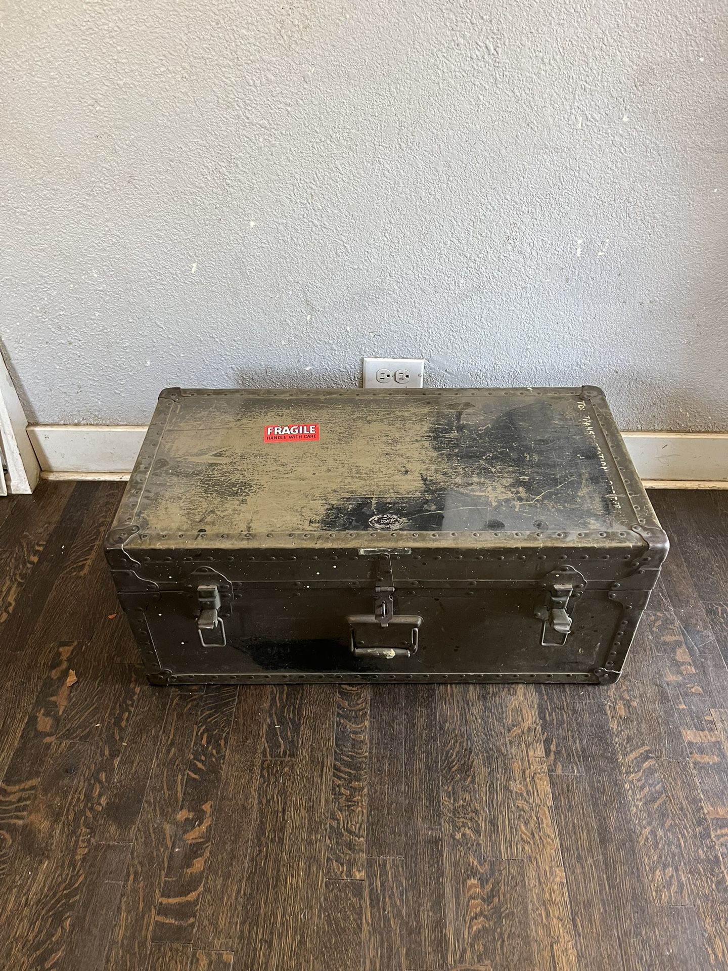 Vintage storage trunk- 32”L x 16”W x 13.5”H