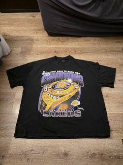 2xl 3 peat lakers t shirt by Sergio Calabasas