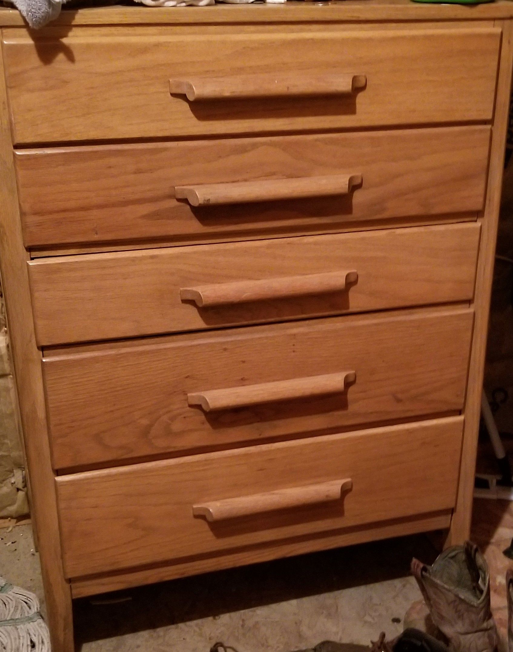 Dresser oak/ stover pick up/ good shape {contact info removed}