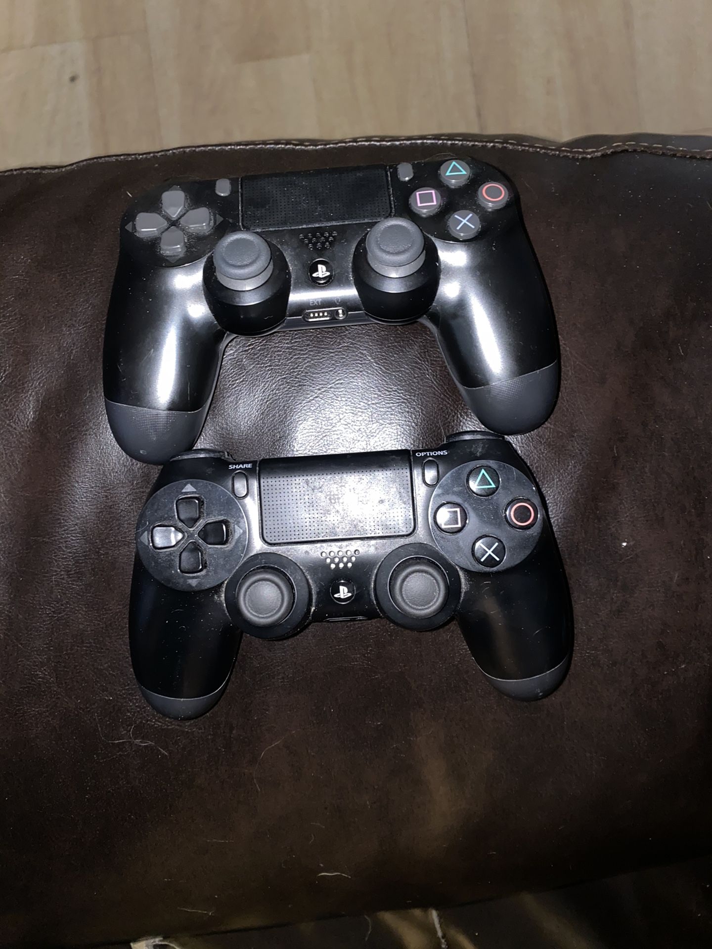 Ps4 controllers 30 Each