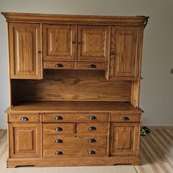 Very nice oak desk, no particle board. FREE