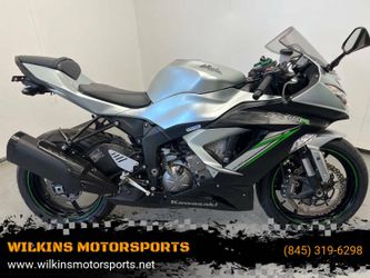 2018 Kawasaki Ninja ZX-6R - only 2600 Miles