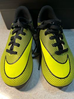 NEW NIKE Jr. Bravata Neon Yellow & Black Child Soccer Cleats