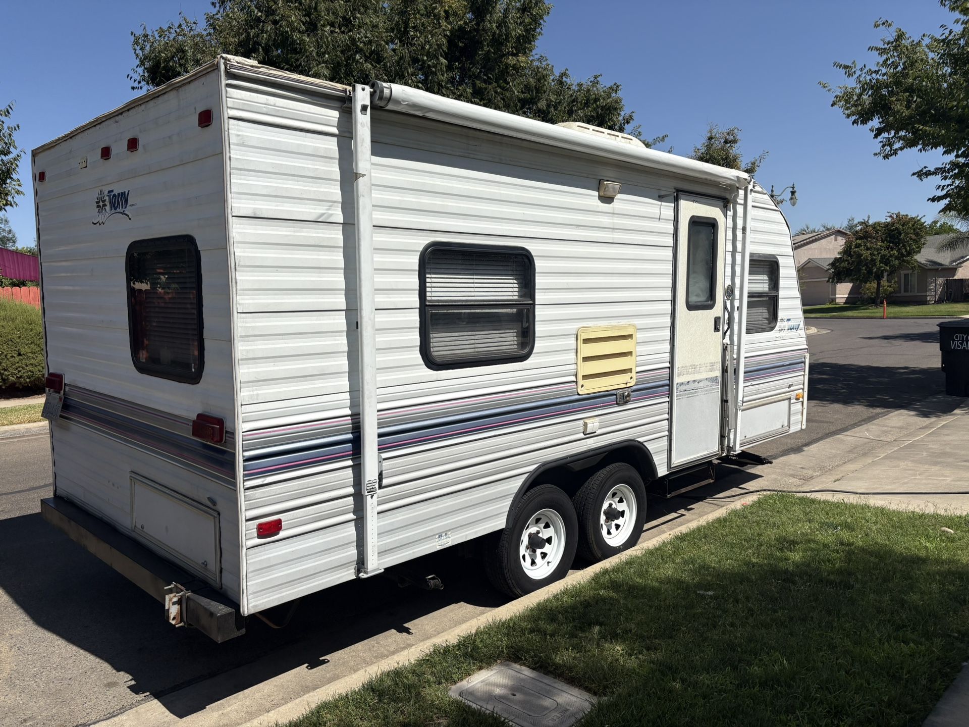 Terry By Fleetwood 18 Ft Travel Trailer Only 2760 Lbs