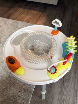 Skip Hop activity center