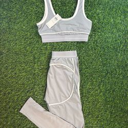 Women’s workout set – super flattering fit – S/M – brand new