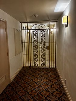 Gate