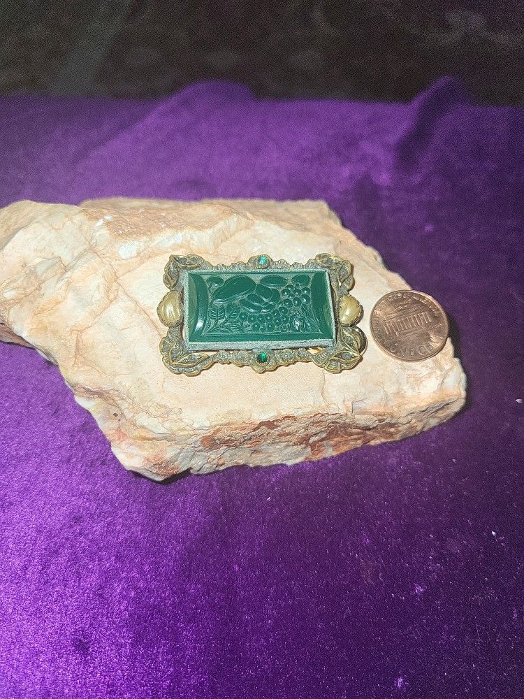 Victorian Green pendant/pin