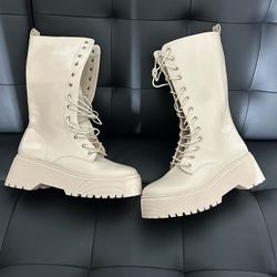 Woman’s Combat Boots Size 10