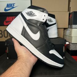 Jordan 1 Black White 