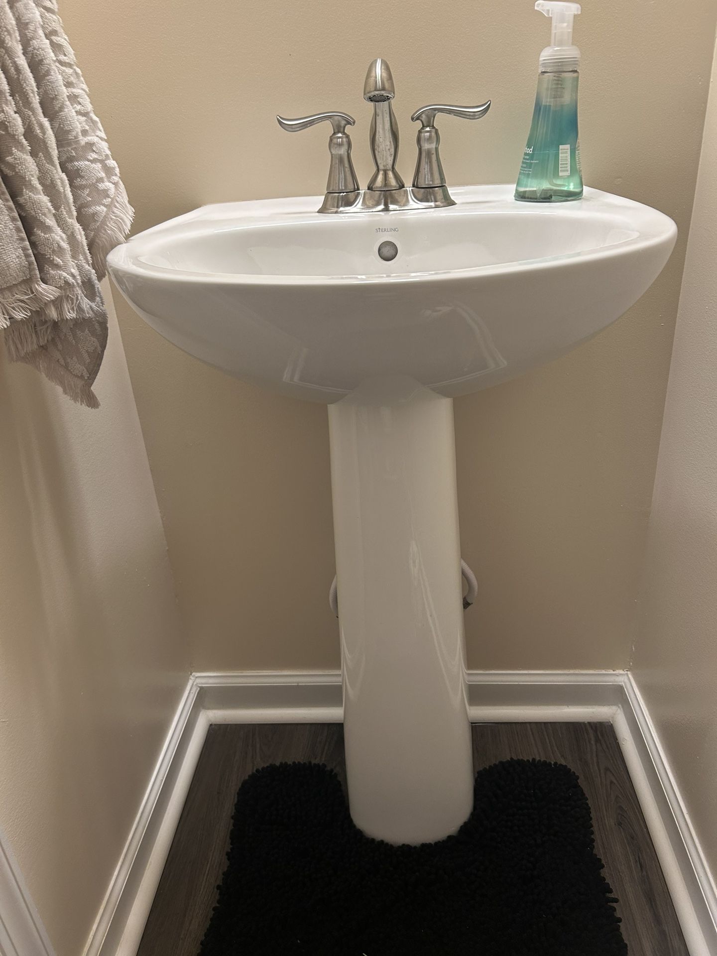 Pedestal Sink