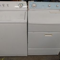 Whirlpool Set Washer And Gas Dryer They Both Work Great