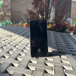 WELL KEPT Iphone 6s For CHEAP