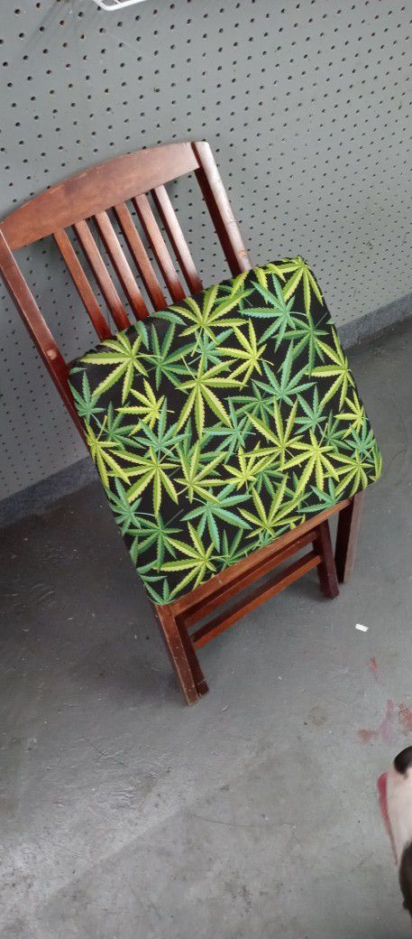 Cannabis chair and matching footstool