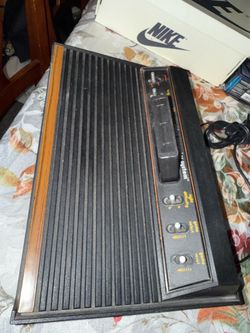 Atari 2600 Vintage Game Console
