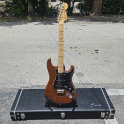 2018 American Special Stratocaster Maple Fingerboard, Walnut 6 String Electric Guitar GREAT!!