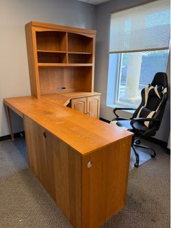 Office desk —Free!!