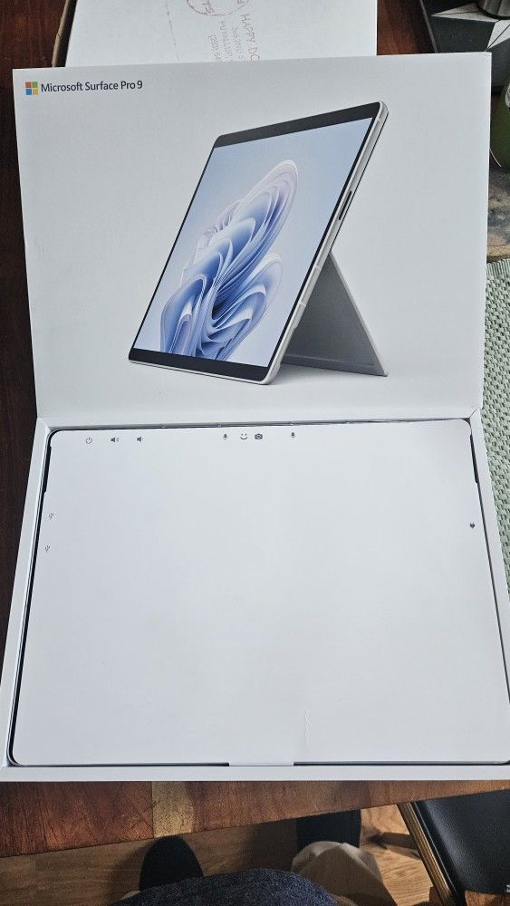 Microsoft Surface Pro 9 5G Laptop 
