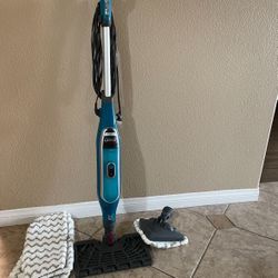 Steamer with 2 Attachments and 3 Pads