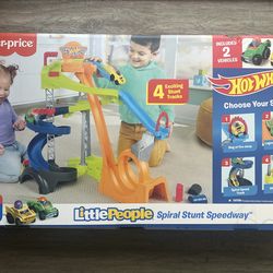 Fisher Price Little People Hot Wheels Spiral Stunt Speedway Race Toy Car Track