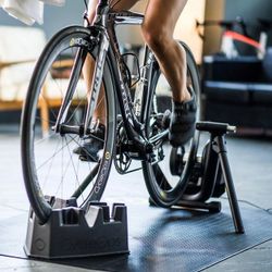 Indoor Bike Trainer CycleOps Fluid 2 Balanced Precision Flywheel with Block